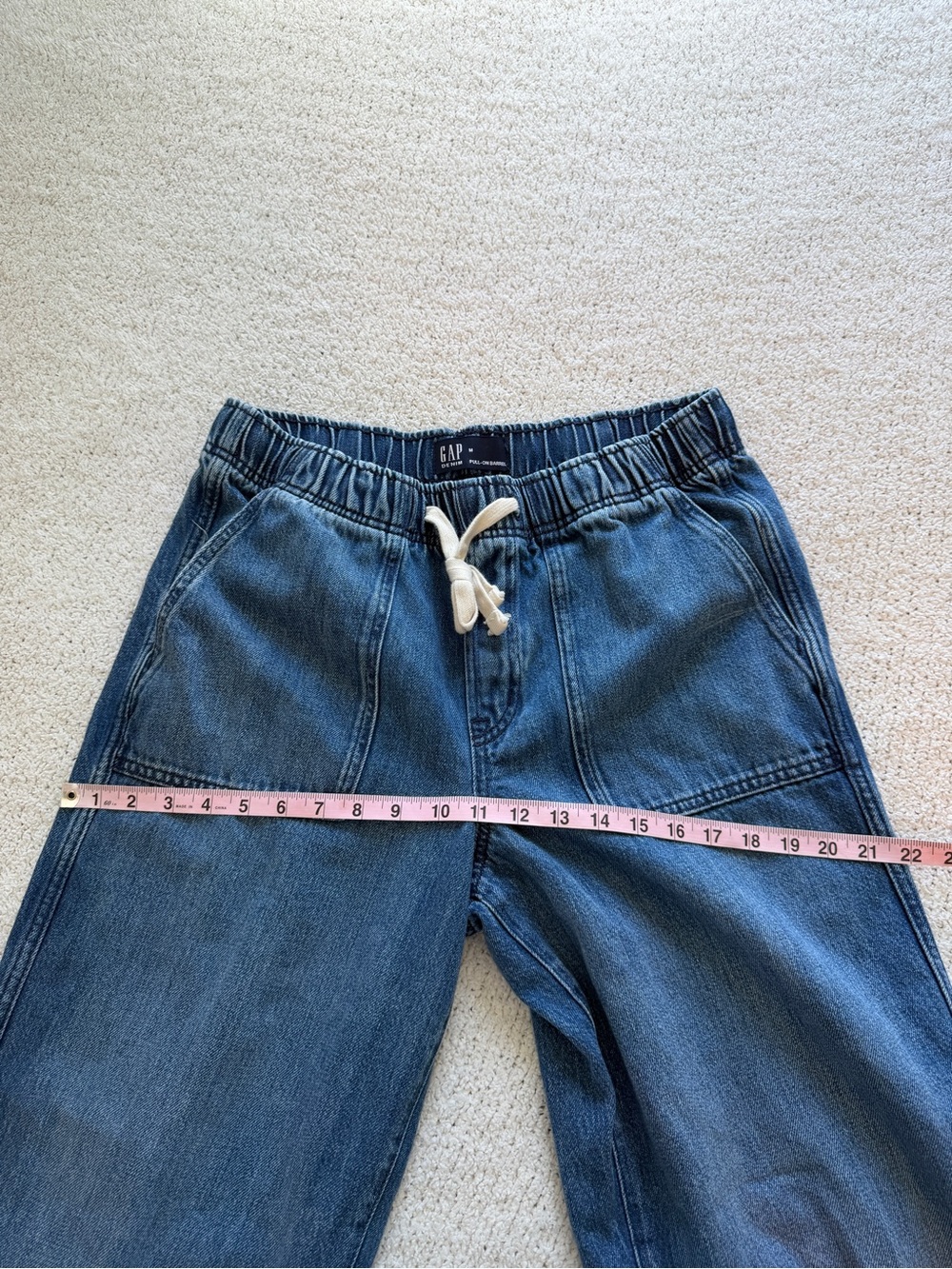 Gap Mid Rise Pull-On Barrel Jeans Medium Wash Medium - Picture 7 of 13